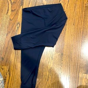 Lululemon black wunder under leggings